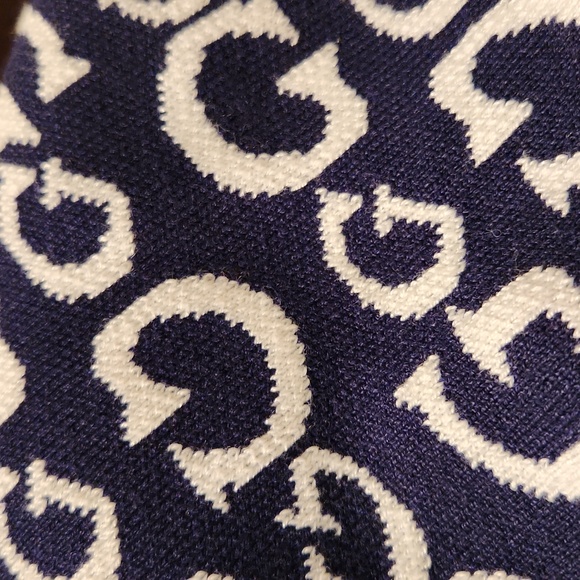 NWT ❗️ Guess navy and white logo sweater size medium - Picture 12 of 13